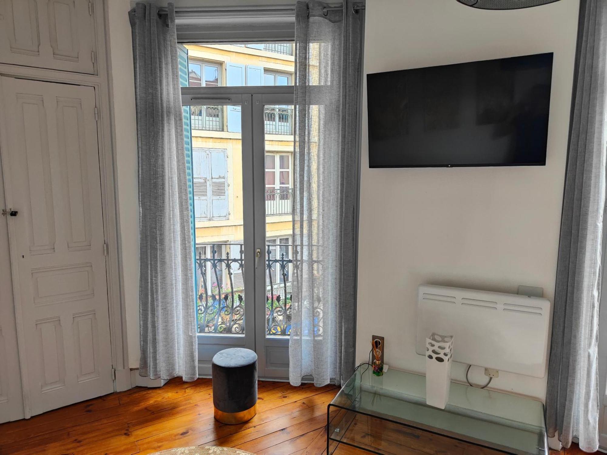 Le Paradis Perdu Le Puy-en-Velay Bagian luar foto